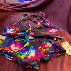 Fused top and bottoms size large bottom has tags top doesn’t but never worn.